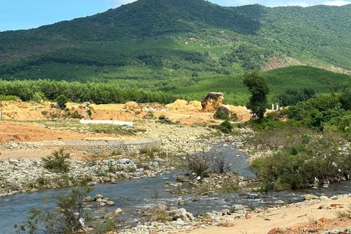 Dự án chậm tiến độ 'vò nát' dòng suối du lịch ở Huế: Phó Chủ tịch tỉnh chỉ đạo
