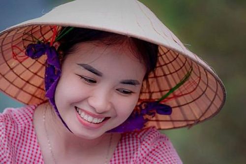Người phụ nữ trong thơ Việt