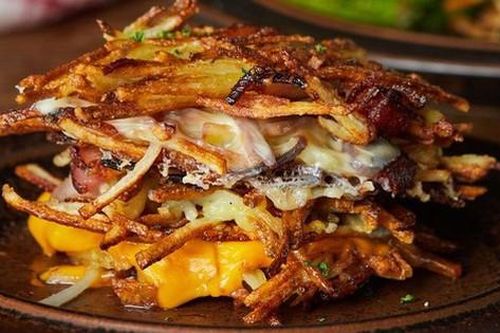 Mách bạn một cách biến tấu củ khoai tây thành món bánh giòn rụm cực thơm ngon để nhâm nhi