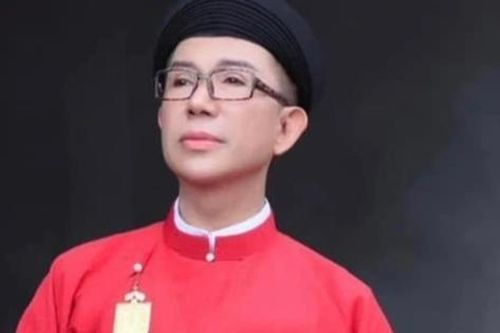 Long Nhật từng suýt bị đuổi việc vì đình công, chê lương thấp, giờ ra sao?