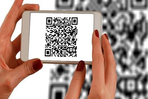 Cảnh giác với chiêu lừa đảo ''Quét mã QR gửi trong bưu phẩm'