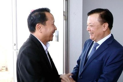Đoàn đại biểu cấp cao TP Hà Nội đến Vientiane, bắt đầu chuyến thăm Lào