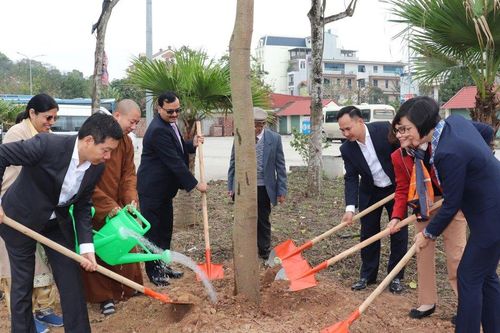 Hội Hữu nghị Việt Nam - Ấn Độ TP Hà Nội trồng cây tại Quốc Oai