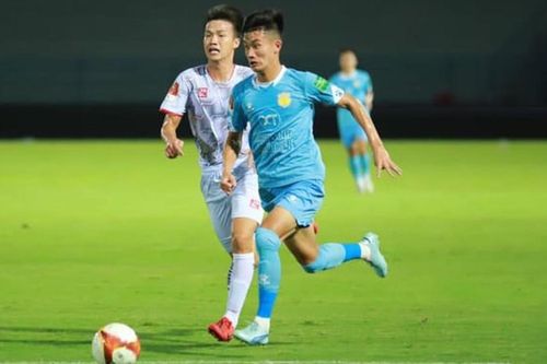 Tân binh của ĐT Việt Nam từng lọt đề cử cầu thủ trẻ hay nhất V-League, tương lai vô cùng xán lạn