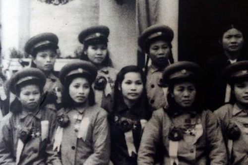 Những đóng góp phi thường của phụ nữ Việt Nam trong thắng lợi Điện Biên Phủ