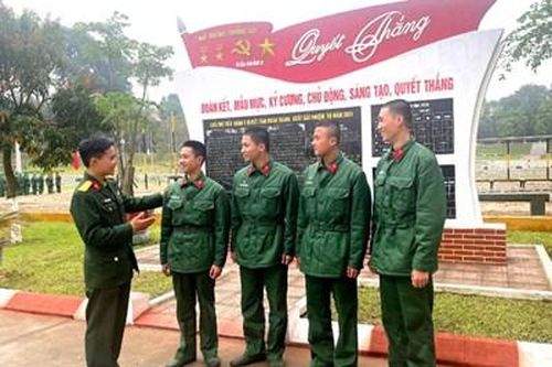 Thân tình mối quan hệ cán-binh