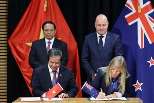 Việt Nam - New Zealand ký kết các văn kiện hợp tác quan trọng