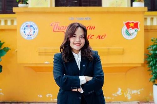 Nữ sinh Kinh tế dành trọn tình yêu với màu áo xanh tình nguyện