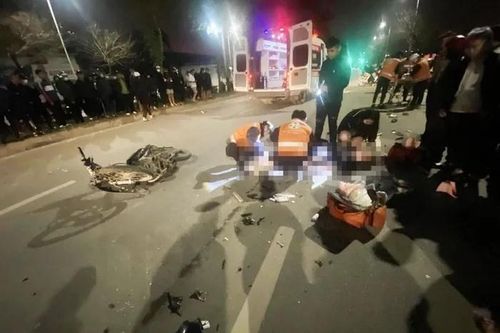 Va chạm trên đường Trịnh Văn Bô, 3 người thương vong