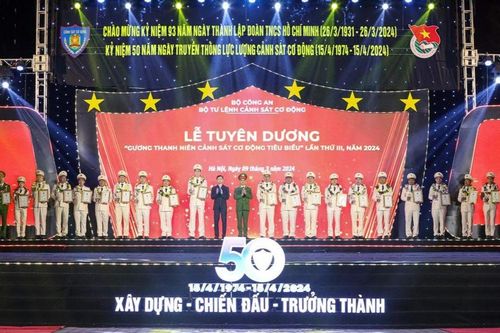 Thiết thực chào mừng 50 năm Ngày truyền thống lực lượng Cảnh sát cơ động