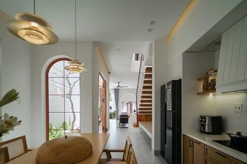 Những đường cong mềm mại trong ngôi nhà phố ở Kon Tum