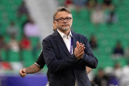 Báo Indonesia chỉ rõ 'áp lực đang đè nặng lên vai huấn luyện viên Troussier'; Sếp lớn La Liga khẳng định Mbappe đã là người của Real