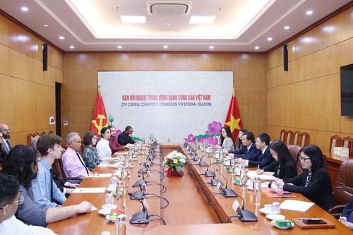 Đoàn đại biểu Đảng Cộng sản Hoa Kỳ thăm, làm việc tại Việt Nam
