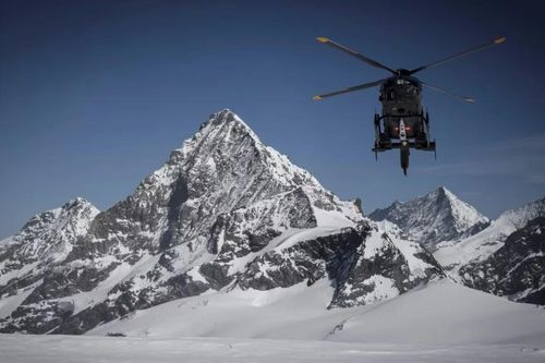 Thụy Sĩ tìm thấy 5 người thiệt mạng trong vụ lở tuyết trên dãy Alps