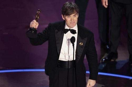 Nam chính xuất sắc tại Oscar 2024 đang sở hữu những mẫu xe nào?