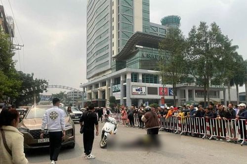Mở cửa ô tô khiến 1 phụ nữ chết thương tâm: Có thể đối diện mức án phạt nào?