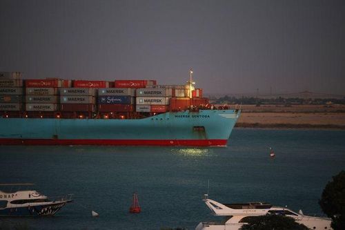 Thương mại toàn cầu xáo trộn vì 'khủng hoảng kép' tại kênh đào Panama và Suez