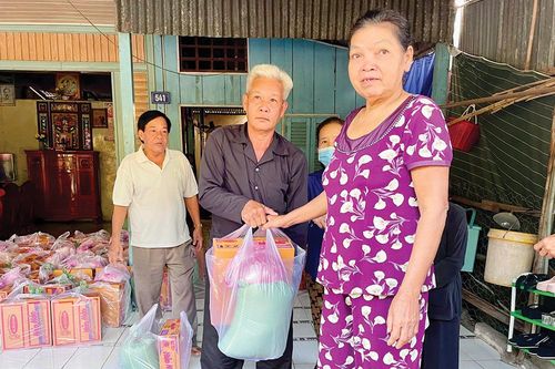 Chuyện ông Sáu Nhẫn