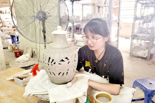 Tăng kết nối, quảng bá cho gốm Biên Hòa