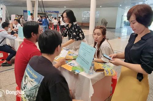 Thất nghiệp nhiều, doanh nghiệp cần lao động nhưng sàn giao dịch việc làm lại vắng hồ sơ