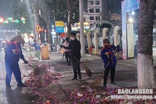 Đảm bảo công tác vệ sinh môi trường trong và sau lễ hội