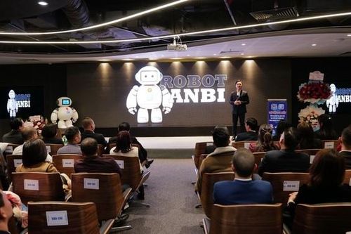 Sự kiện ra mắt công cụ đánh giá tính cách bằng camera trí tuệ nhân tạo robot ANBI 10/3