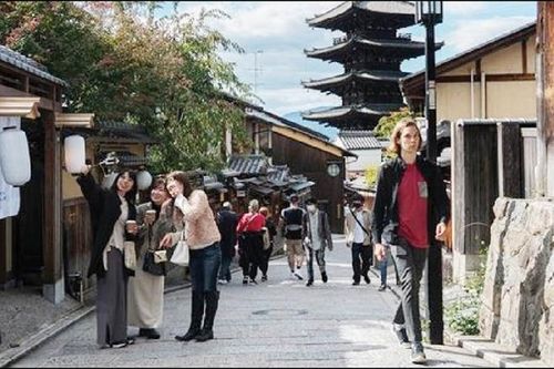 Kyoto có kế hoạch triển khai dịch vụ xe buýt du lịch để giải quyết tình trạng quá tải