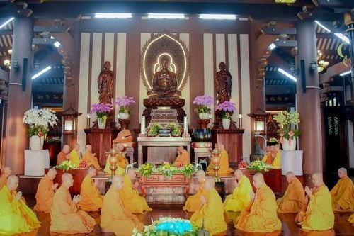 Tăng Ni Q.12 Bố-tát, thính giới chung tại tu viện Khánh An và chùa Linh Sơn