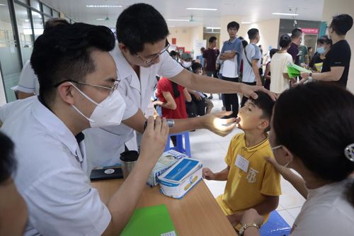 Thành phố Hồ Chí Minh tổ chức phẫu thuật miễn phí cho người nghèo