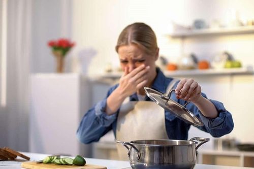 Mẹo khử nhanh mùi thức ăn, mùi hôi trong nhà và bếp