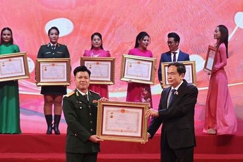 Vũ Thắng Lợi: Danh hiệu NSƯT là động lực để 'cháy' hết mình cho nghệ thuật