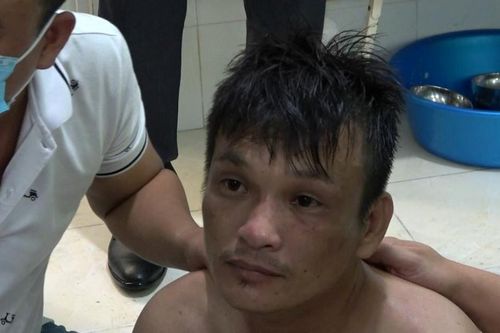 Khởi tố đối tượng vác dao vào trường mầm non
