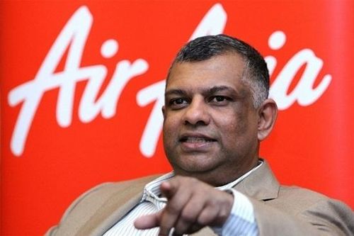 CEO AirAsia lên tiếng về đăng ảnh ngực trần, massage trong cuộc họp