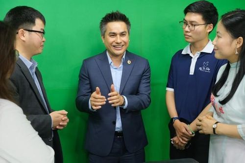 Người truyền cảm hứng cho người trẻ khởi nghiệp