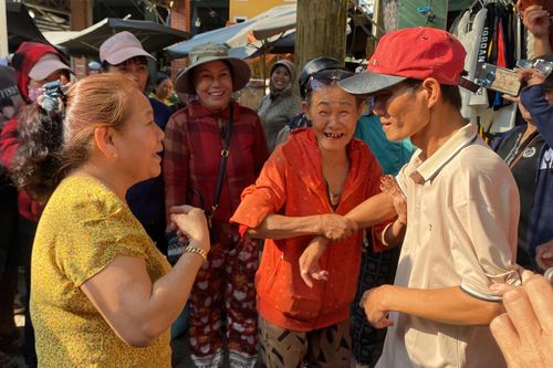 Người đàn ông trở về nhà sau 18 năm lưu lạc ở Trà Vinh