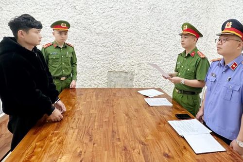 Khởi tố 2 nam thanh niên ở Sơn La lạng lách trên Quốc lộ 6