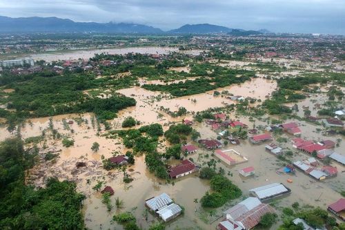 Lũ lụt, lở đất ở Indonesia khiến hàng chục người thiệt mạng và mất tích