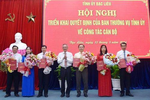 Bạc Liêu: Công bố quyết định điều động, bổ nhiệm, luân chuyển hàng loạt cán bộ