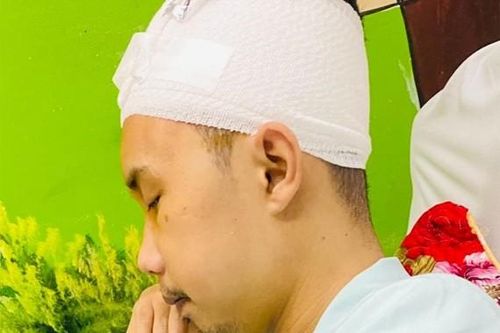 Nam phóng viên gặp cảnh ngộ ngặt nghèo