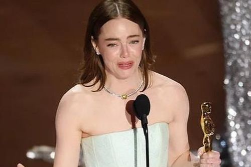 Sự kinh ngạc của Emma Stone ở tuổi 35