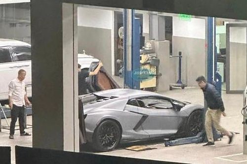Siêu xe kế nhiệm Lamborghini Aventador xuất hiện tại Hà Nội