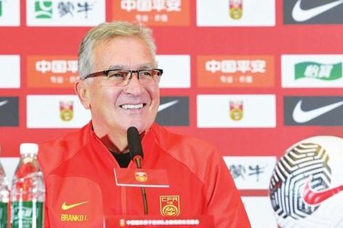 Cạn kiệt tài năng, ĐT Trung Quốc lại cầu viện lực lượng nhập tịch cho vòng loại World Cup 2026
