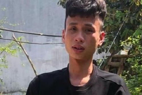 Mẹ mâu thuẫn với hàng xóm, con trai vác súng bắn thị uy