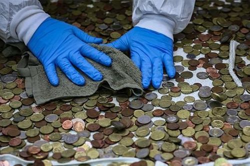 Rome làm gì với hàng triệu Euro tiền xu được ném xuống nước mỗi năm?