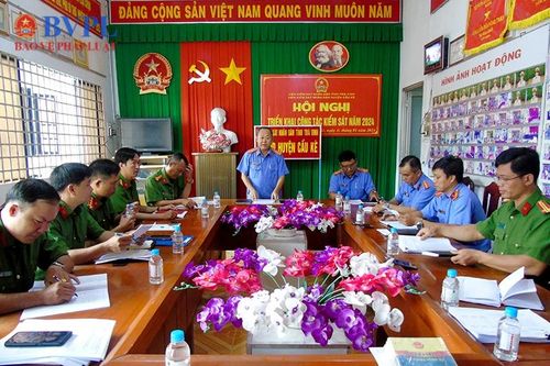 Liên ngành huyện Cầu Kè họp giải quyết án tạm đình chỉ