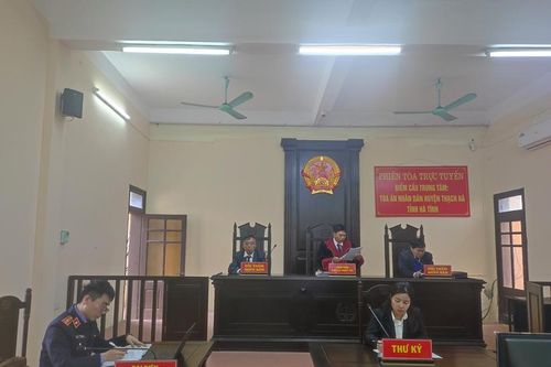 Cướp giật tài sản của cụ bà 73 tuổi, 2 bị cáo lãnh án