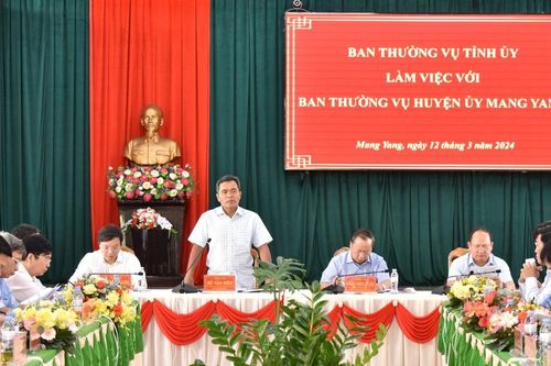 Ban Thường vụ Tỉnh ủy Gia Lai làm việc với Ban Thường vụ Huyện ủy Mang Yang