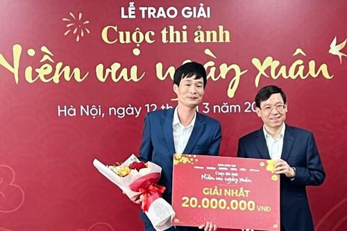 Phóng viên Báo Lào Cai đoạt giải Nhất Cuộc thi ảnh 'Niềm vui ngày Xuân' do Báo Dân trí tổ chức