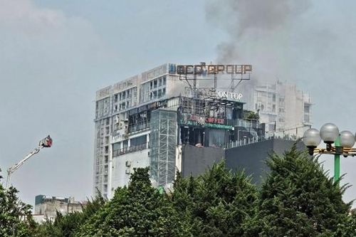 Hà Nội: Cháy lớn tại Trung tâm thương mại OCD Plaza số 1 Ô Chợ Dừa