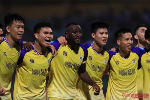 Hai ngoại binh lập công giúp Hà Nội FC đoạt vé vào tứ kết Cup Quốc gia